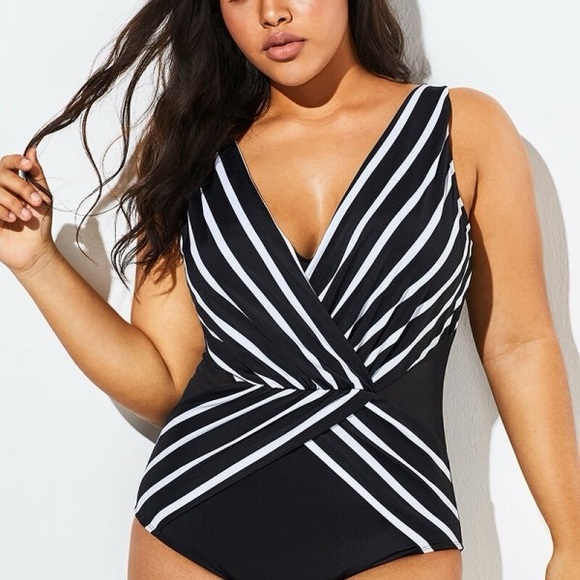 NWT Meet Curve Swimsuit - Picture 1 of 6